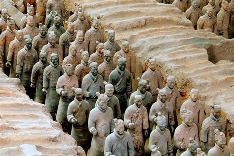 where was qin shi huang buried